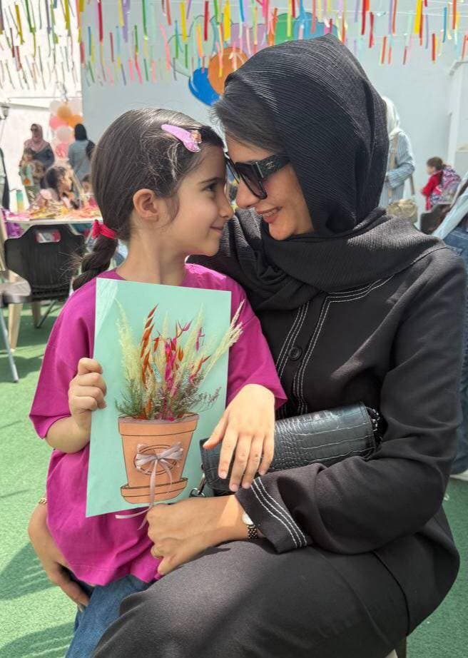 "مادری دارم بهتر از برگ درخت...